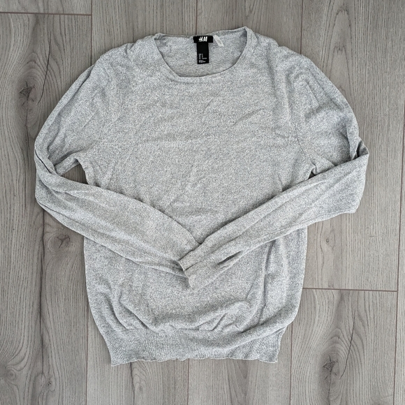 H&M Light Grey Crewneck - Picture 1 of 5